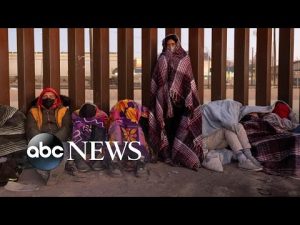 Read more about the article Migrants at the US border, winter storm, Christmas: Week in Photos