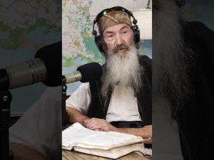 Read more about the article Phil Robertson Applauds Health Care Workers
