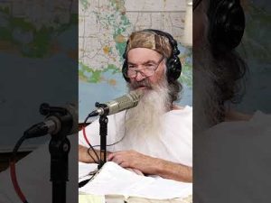 Read more about the article Phil Robertson on Biden: ‘Hold On to Your Pocketbook!’