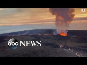 Read more about the article Hawaii’s Mauna Loa continues spewing lava in spectacular sight