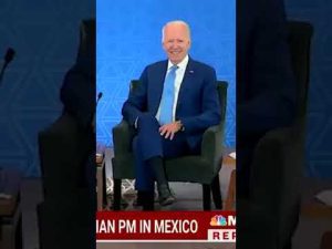 Read more about the article Biden SMILES While Asked if He Mishandled Classified Information #shorts