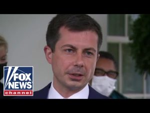 Read more about the article Pete Buttigieg called out after FAA grounds all flights