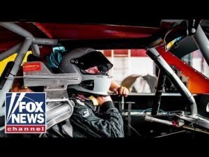 Read more about the article Frankie Muniz shares his path to becoming a full-time NASCAR driver