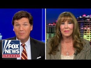 Read more about the article Lauree Simmons tells Tucker her shelter has raised $600K to help abandoned dogs at the border