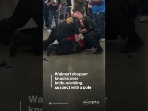 Read more about the article Walmart shopper intervenes in dramatic way to knock over knife-wielding suspect | ABC News