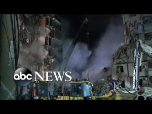 Read more about the article Search for survivors after a deadly Russian missile strike in Dnipro