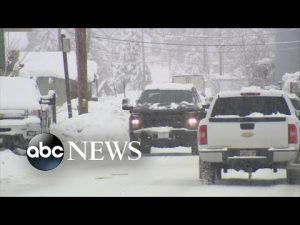 Read more about the article Heavy snow, rain pounds West
