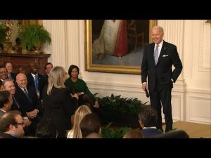 Read more about the article Biden hosts US mayors at the White House | ABCNL