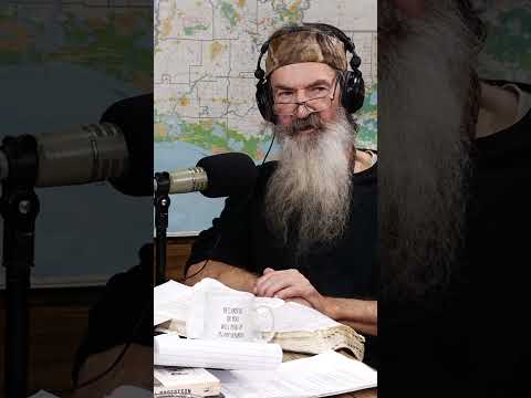 You are currently viewing Phil Robertson Hurt His Back AGAIN: More Pain, Down the Backbone!