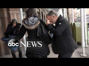 Read more about the article Baldwin seen in public for 1st time since ‘Rust’ charges announced