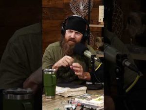 Read more about the article Phil Robertson’s High Tolerance for Pain Is LEGENDARY #shorts