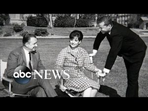 Read more about the article Remembering how Barbara Walters paved the way for many journalists