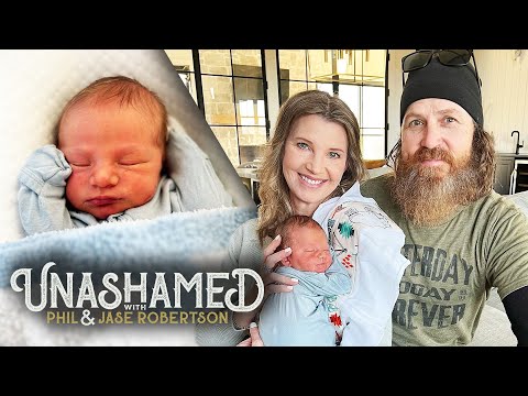 You are currently viewing Phil Is Mystified by Miss Kay’s Wild Phone Antics & Jase Has Big News! | Ep 621