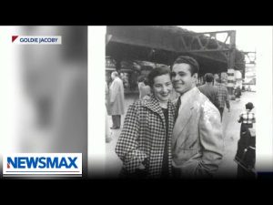 Read more about the article Holocaust survivor recounts hiding in a barn | John Bachman Now