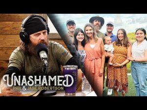 Read more about the article Jase Chokes Up About His Foster Child & Phil’s Vision Almost Came True | Ep 622