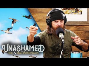 Read more about the article Phil & Jase’s Epic Hunt Leaves Jase Giggling like a Kid & Why He Once Slayed “Sacred Cows!” | Ep 623