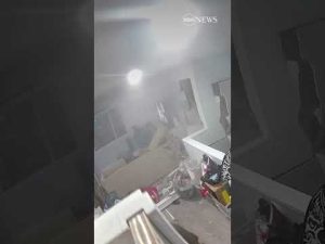 Read more about the article Massive boulder crashes into Hawaii home | ABC News