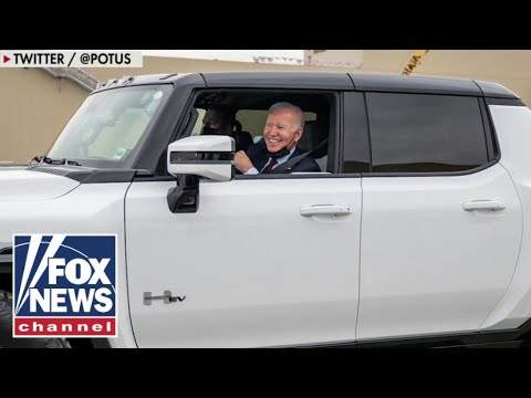You are currently viewing Biden slammed for ‘tone-deaf’ picture advocating luxury electric car