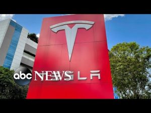 Read more about the article Tesla stock plummets after disappointing sales report