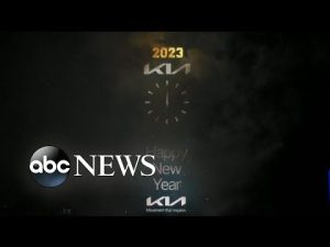 Read more about the article New York rings in 2023
