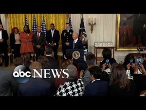 Read more about the article Biden honors officers who defended Capitol on Jan. 6