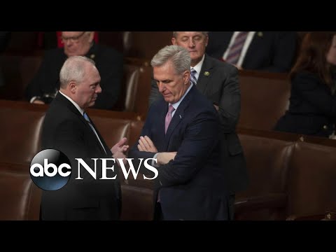 You are currently viewing McCarthy closing in on votes for speaker seat