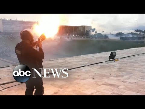 You are currently viewing Bolsonaro supporters storm Brazilian capital over claims of ‘stolen’ election l GMA