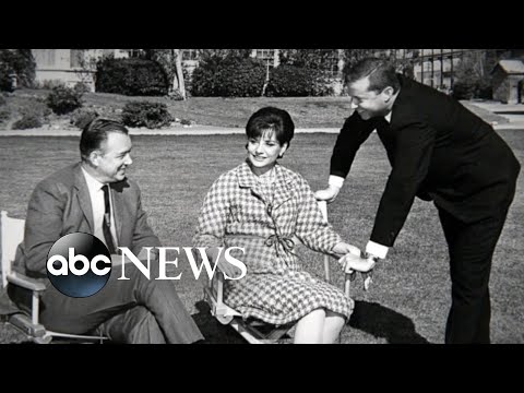You are currently viewing Remembering how Barbara Walters paved the way for many journalists