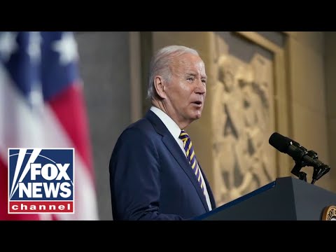 You are currently viewing Biden raises eyebrows with ‘stray’ classified docs claim