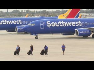 Read more about the article Southwest COO apologies for holiday chaos: “We messed up” | ABCNL