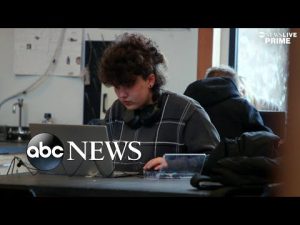 Read more about the article Generation offline: School scraps smartphones for students, teachers