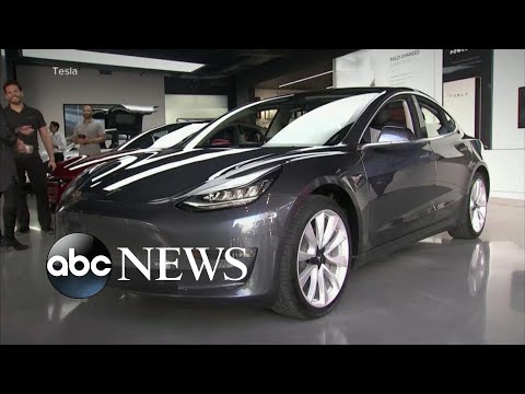 You are currently viewing Tesla recalls more than 360,000 vehicles