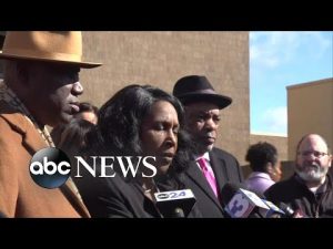 Read more about the article Parents of Tyre Nichols speak out after former officers plead not guilty