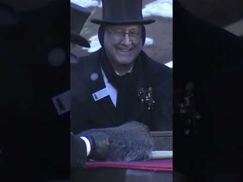 You are currently viewing Punxsutawney Phil sees his shadow, predicts six more weeks of winter. #news #groundhogday2023