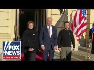 Read more about the article Biden makes surprise visit to Ukraine
