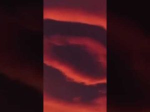 Read more about the article Freaky Looking Cloud Looks Like UFO?