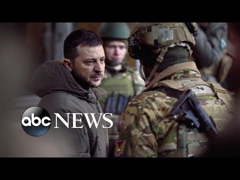 You are currently viewing Zelenskyy: How Ukraine’s comedian-turned-president became the nation’s wartime hero | ABC News