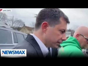 Read more about the article WATCH: Pete Buttigieg grilled during visit to East Palestine | Wake Up America