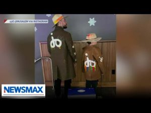 Read more about the article WATCH: New York artist helping young kids paint | America Right Now
