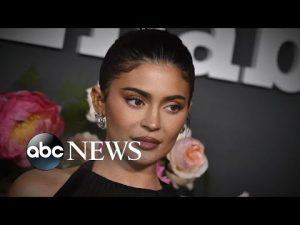 Read more about the article Kylie Jenner opens up about post-partum struggles