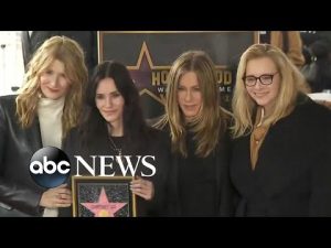 Read more about the article Courtney Cox and ‘Friends’ reunite