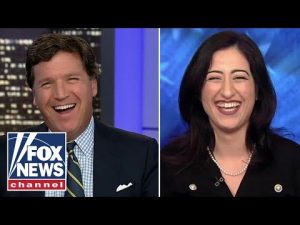 Read more about the article Kamala Harris impersonator teaches Tucker how to cackle