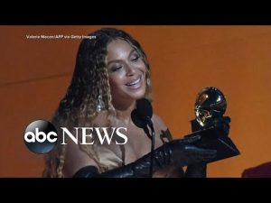 Read more about the article Grammys filled with star-studded performances, wild card wins | ABCNL