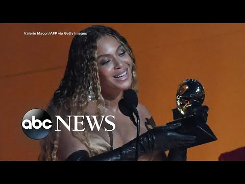 You are currently viewing Grammys filled with star-studded performances, wild card wins | ABCNL