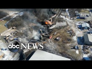 Read more about the article Toxic blast fears trigger evacuations near derailed train in Ohio