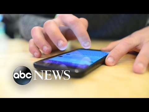 You are currently viewing Facebook to give creators more control over comments section