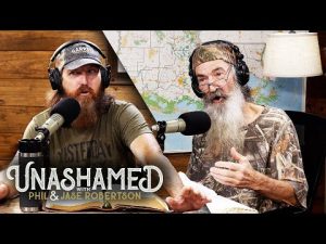 Read more about the article Phil’s Misty-Eyed Remembrance of His Teaching Days & What Kept Jase Up ALL NIGHT Long | Ep 645
