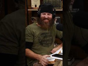 Read more about the article Phil Robertson Was Feeling Frisky After Back Surgery