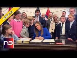 Read more about the article BOOM! Sarah Sanders Makes History, Signs Bill into Law that All States Should Follow