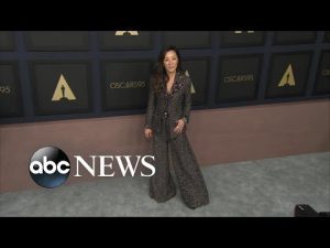 Read more about the article Joe Zee gives Michelle Yeoh her fashion flowers